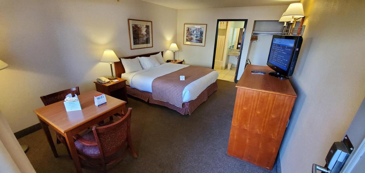 מלון Baymont By Wyndham Seattle/Kirkland Wa מראה חיצוני תמונה